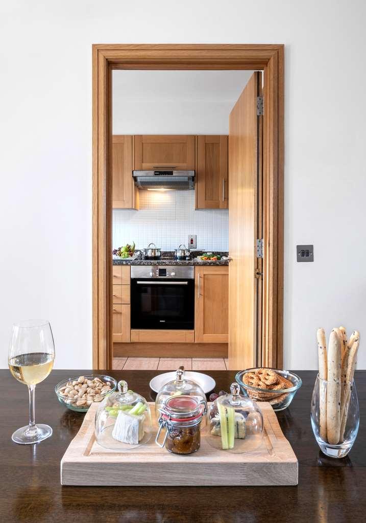The Johnstown Estate Lodges Enfield Servicios foto
